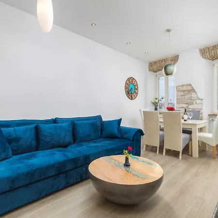 Augusto - Sea View Пула